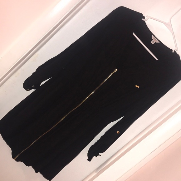 Guess Dresses & Skirts - Black Guess dress with Zipper front Guess Dresses & Skirts - Black Guess dress with Zipper front